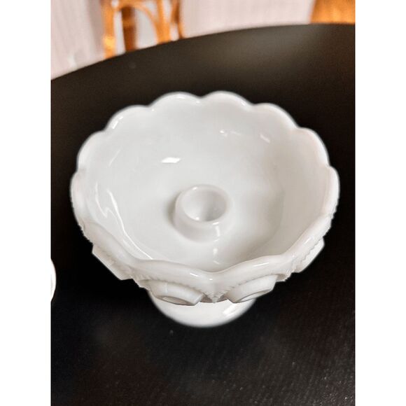 Vintage L.E. Smith Glass Moon and Star Set of Milk Glass Candleholders - Picture 2 of 9